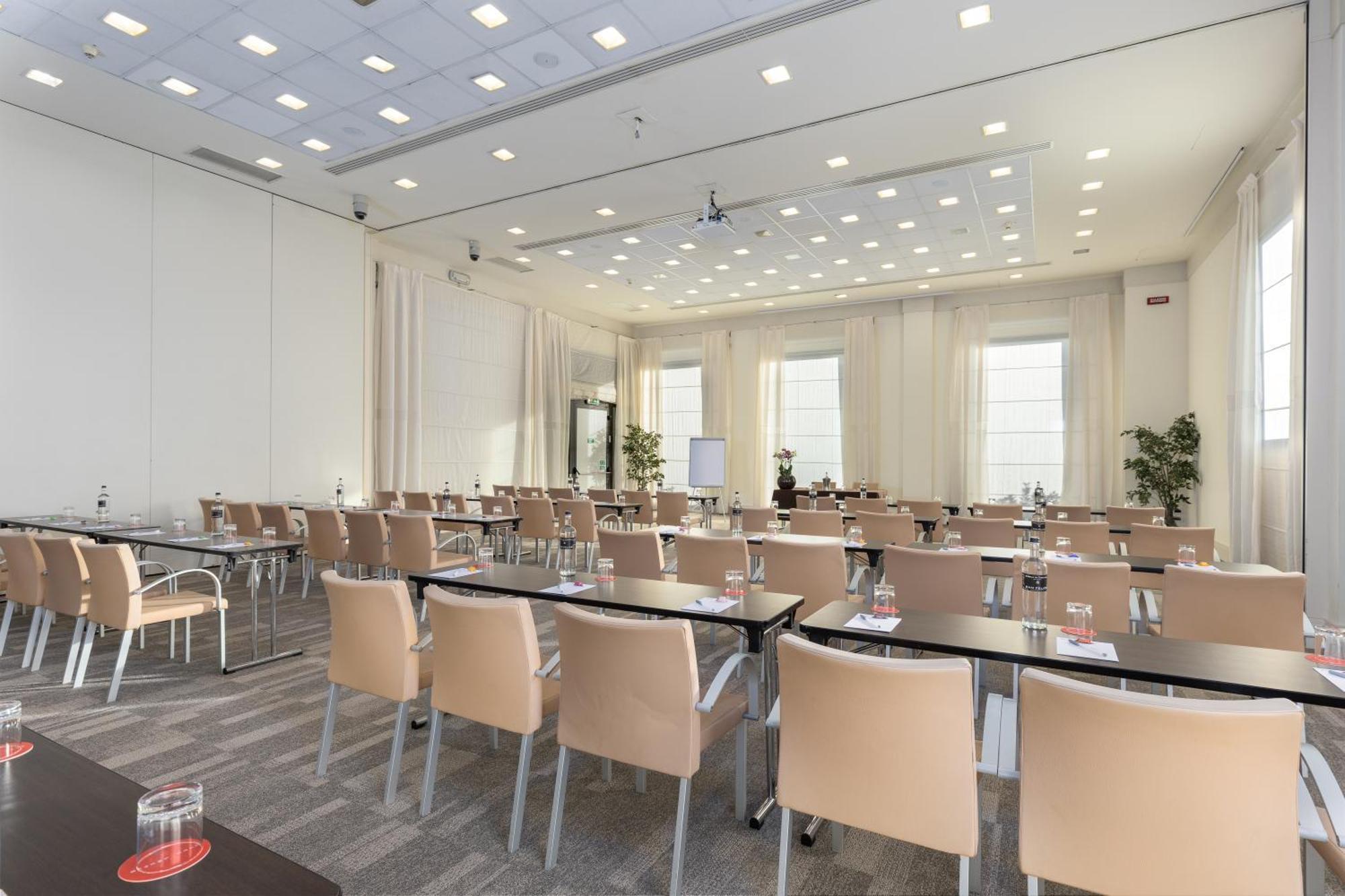 Hilton Garden Inn Florence Novoli Екстериор снимка